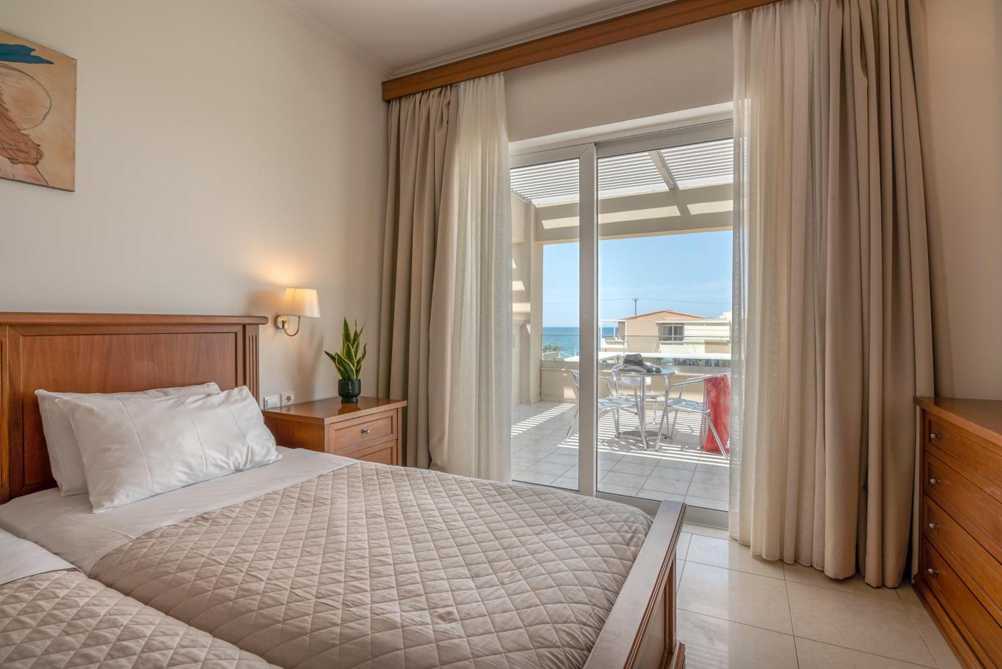 Castro Beach Hotel Maleme Eksteriør billede