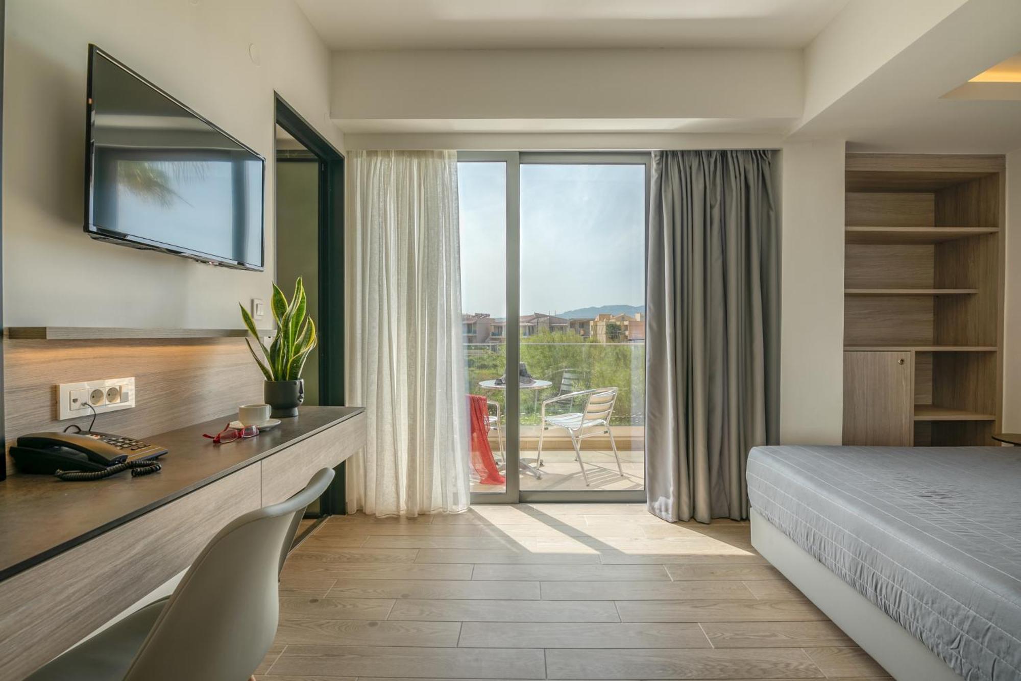 Castro Beach Hotel Maleme Eksteriør billede